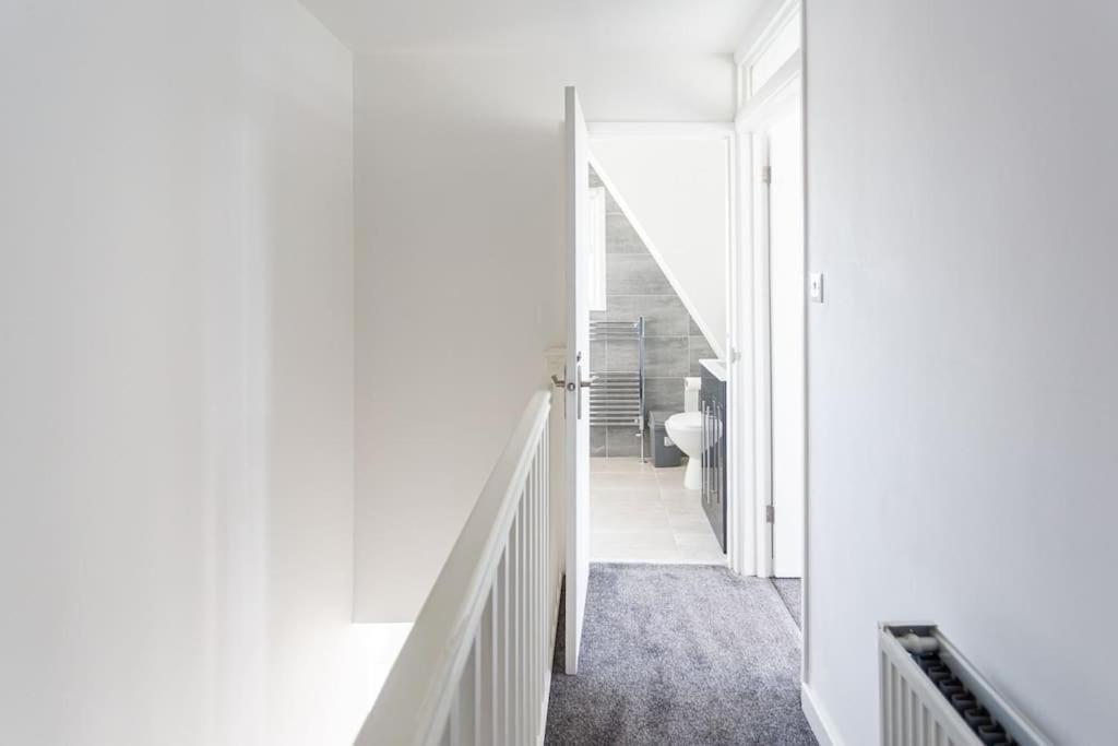 2 Bed Apartment Near The Beach サウスエンド・オン・シー エクステリア 写真