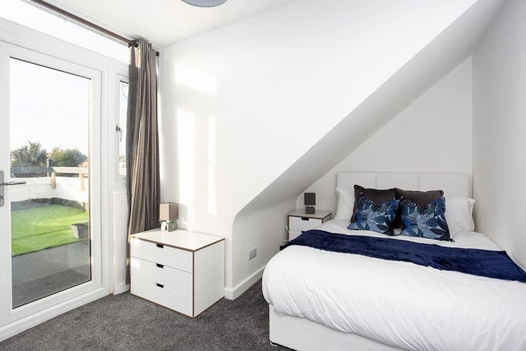 2 Bed Apartment Near The Beach サウスエンド・オン・シー エクステリア 写真
