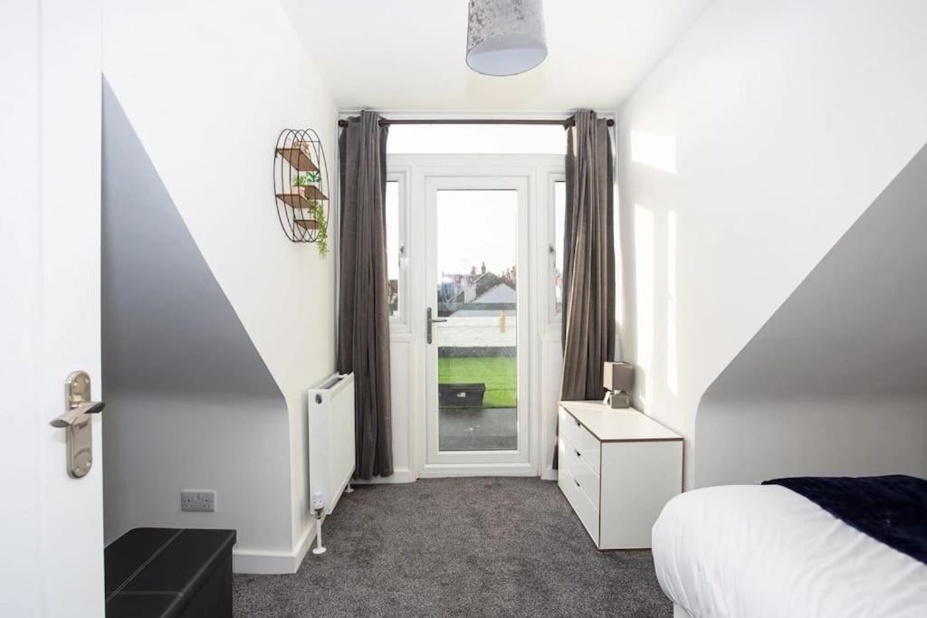 2 Bed Apartment Near The Beach サウスエンド・オン・シー エクステリア 写真