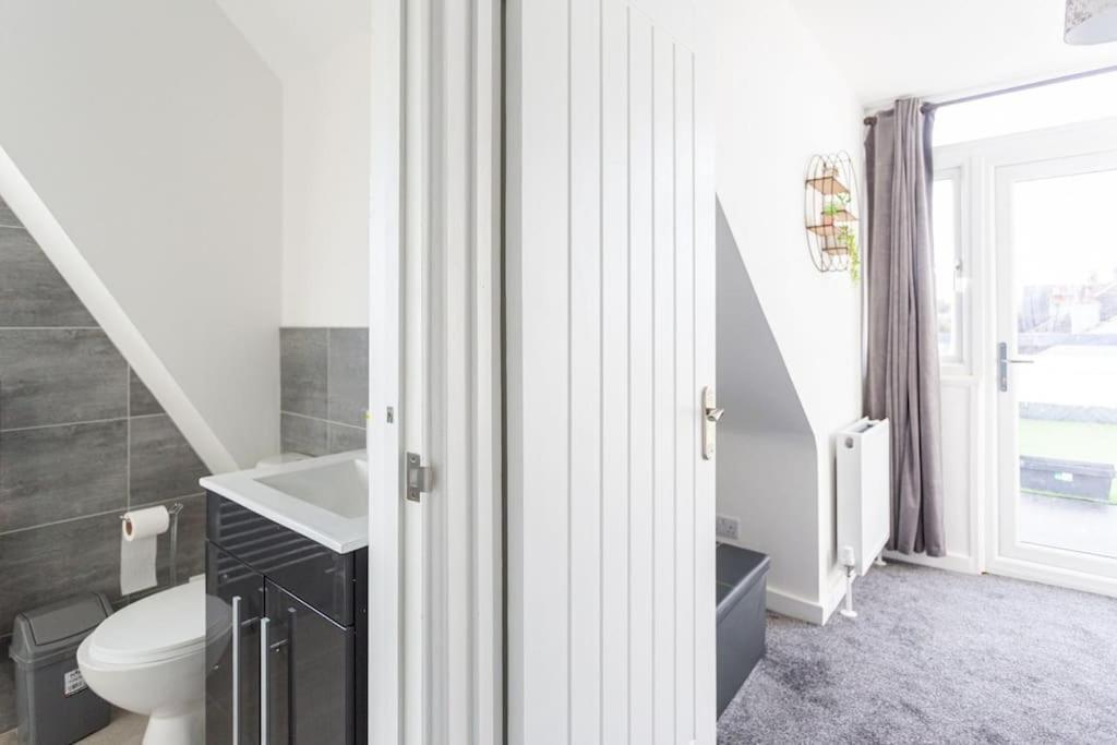 2 Bed Apartment Near The Beach サウスエンド・オン・シー エクステリア 写真